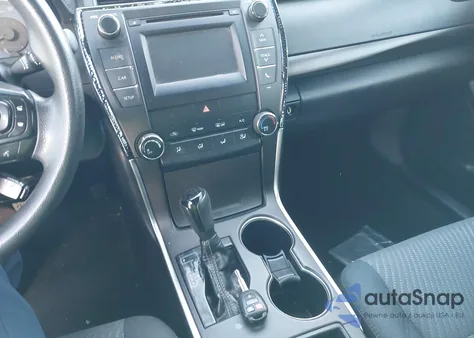 2017 Toyota Camry Le z USA, uszkodzony, nr VIN 4T1BF1FK6HU269173